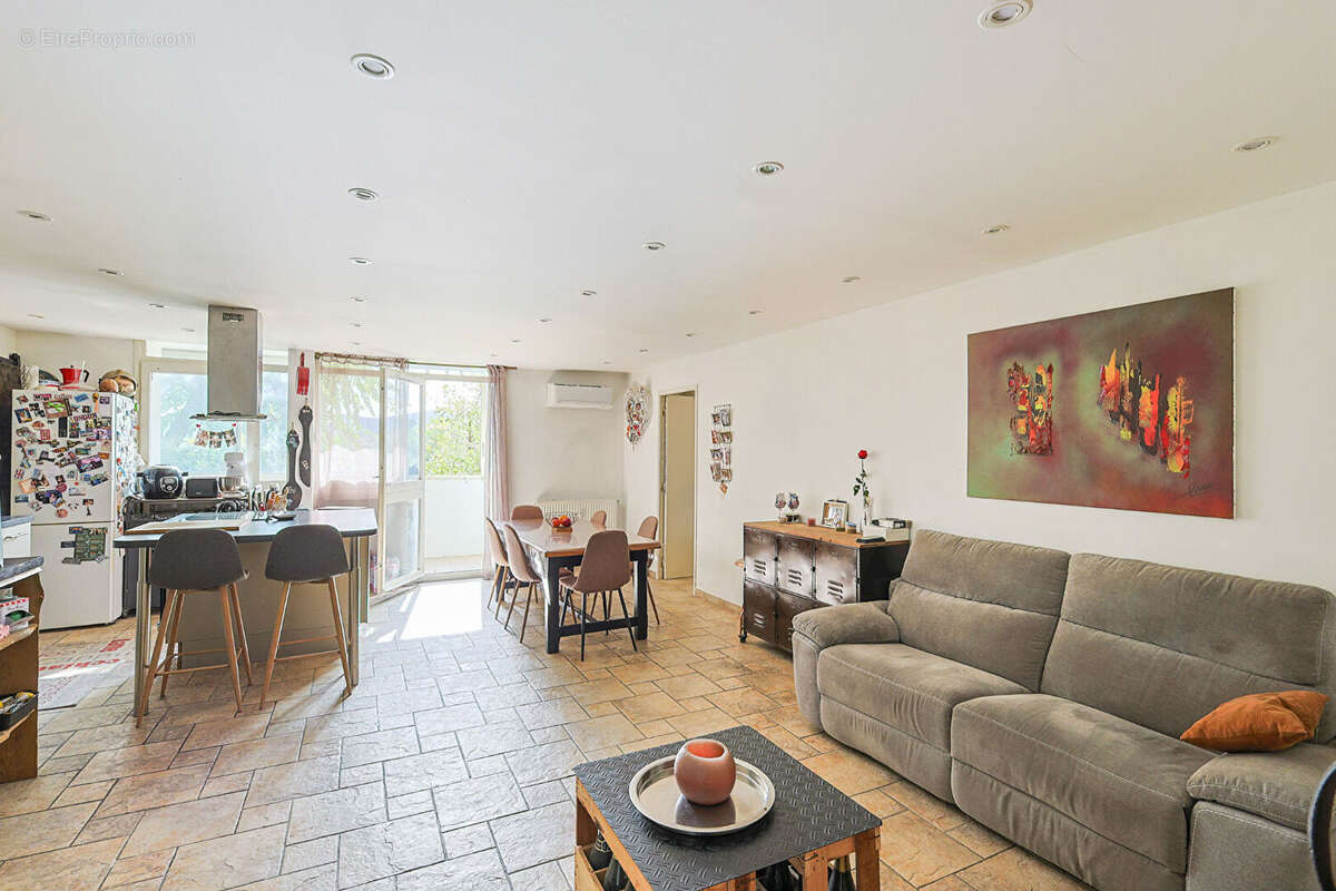 Appartement à MARSEILLE-13E