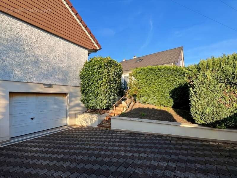 Maison à CHEVIGNY-SAINT-SAUVEUR