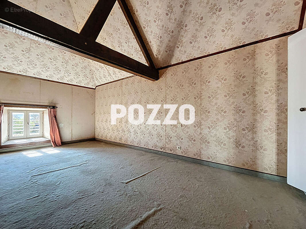 MONTBRAY, Maison de campagne au calme (grand séjour, 4 chambres, double garage) sur 10.000 m² de terrain. - photo 15
