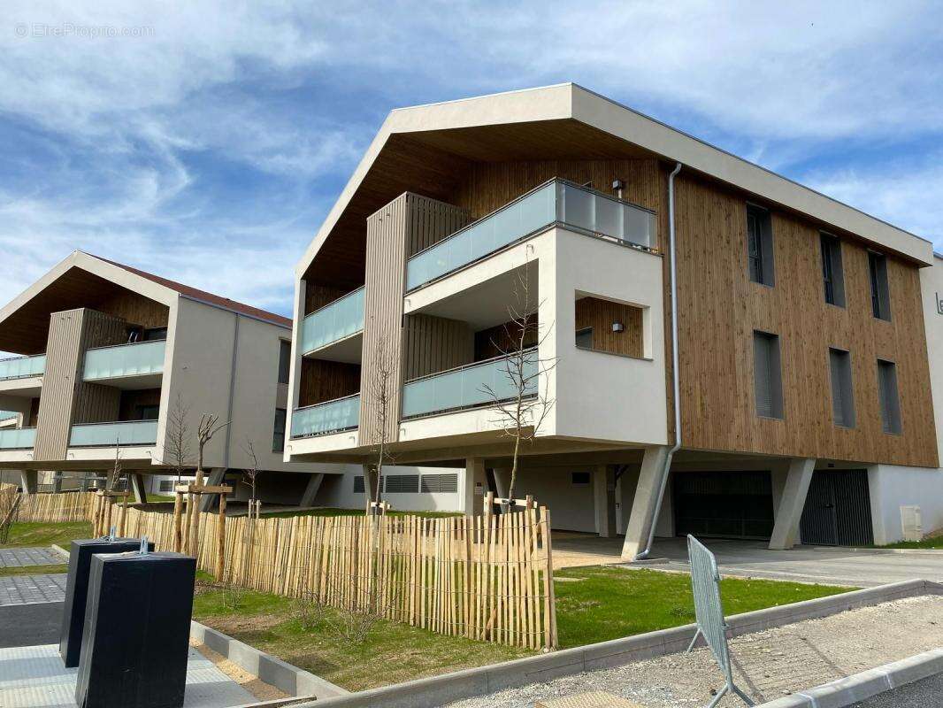 Appartement à LUZINAY