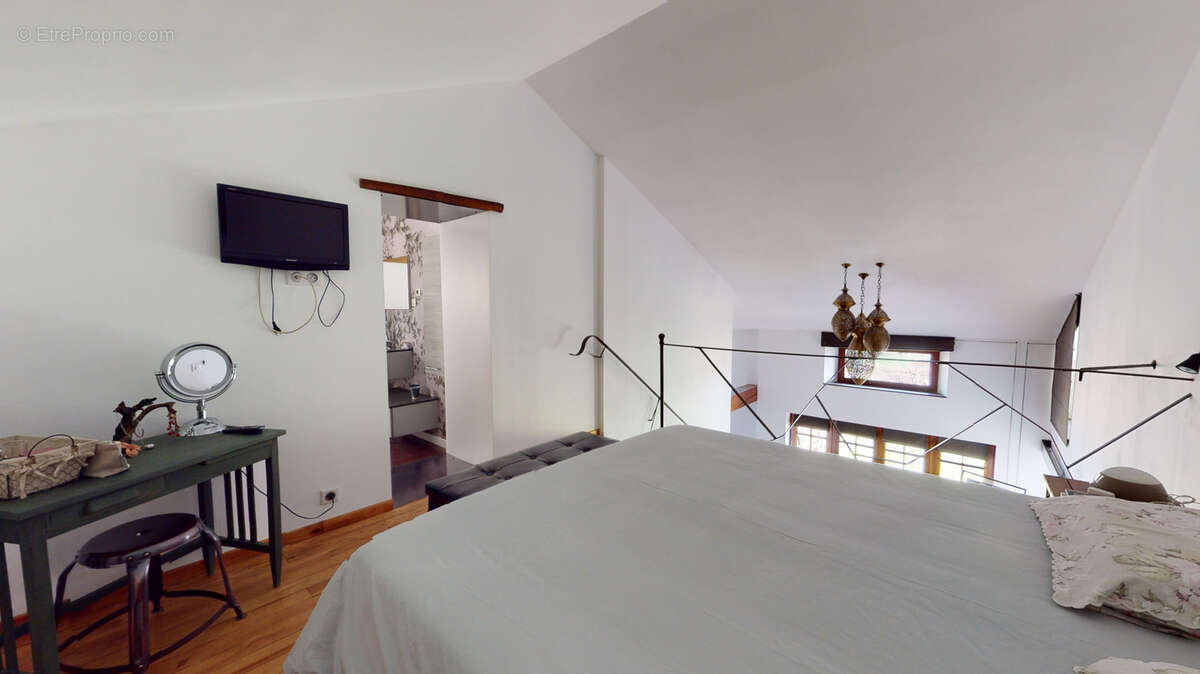 Maison à CHANOZ-CHATENAY