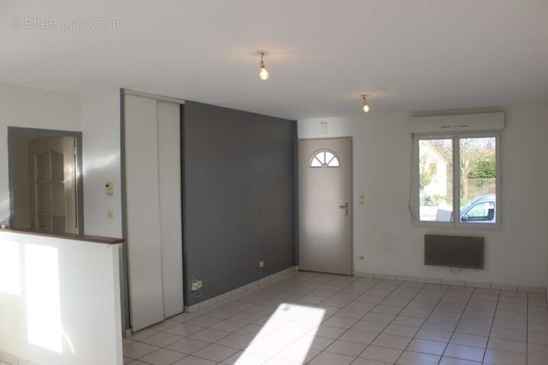 Maison à SAINT-QUENTIN-EN-MAUGES