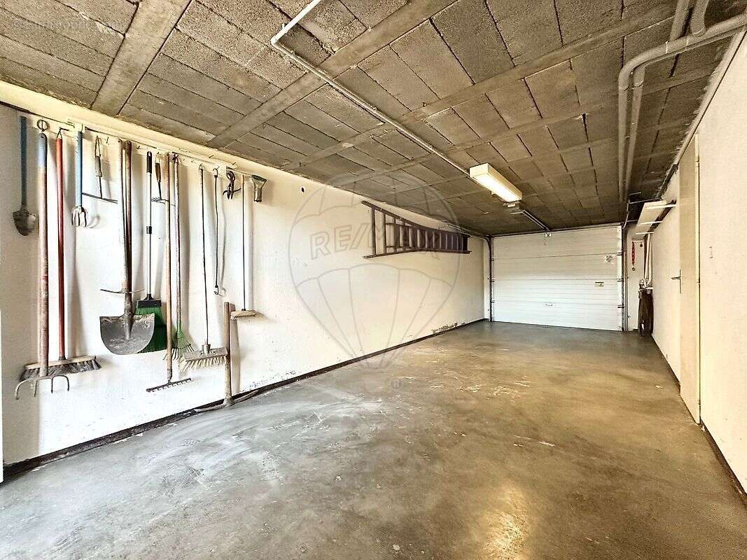 Maison à AY-SUR-MOSELLE