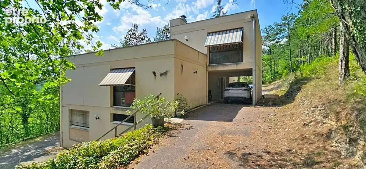Maison d'architecte d'une surface habitable de 185 m², sur plus de 7 000 m² de terrain, à Boulazac - photo 1
