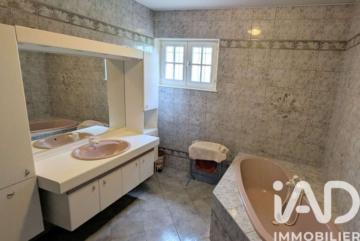 Maison 178 m² à Saint-Gobain  - photo 6