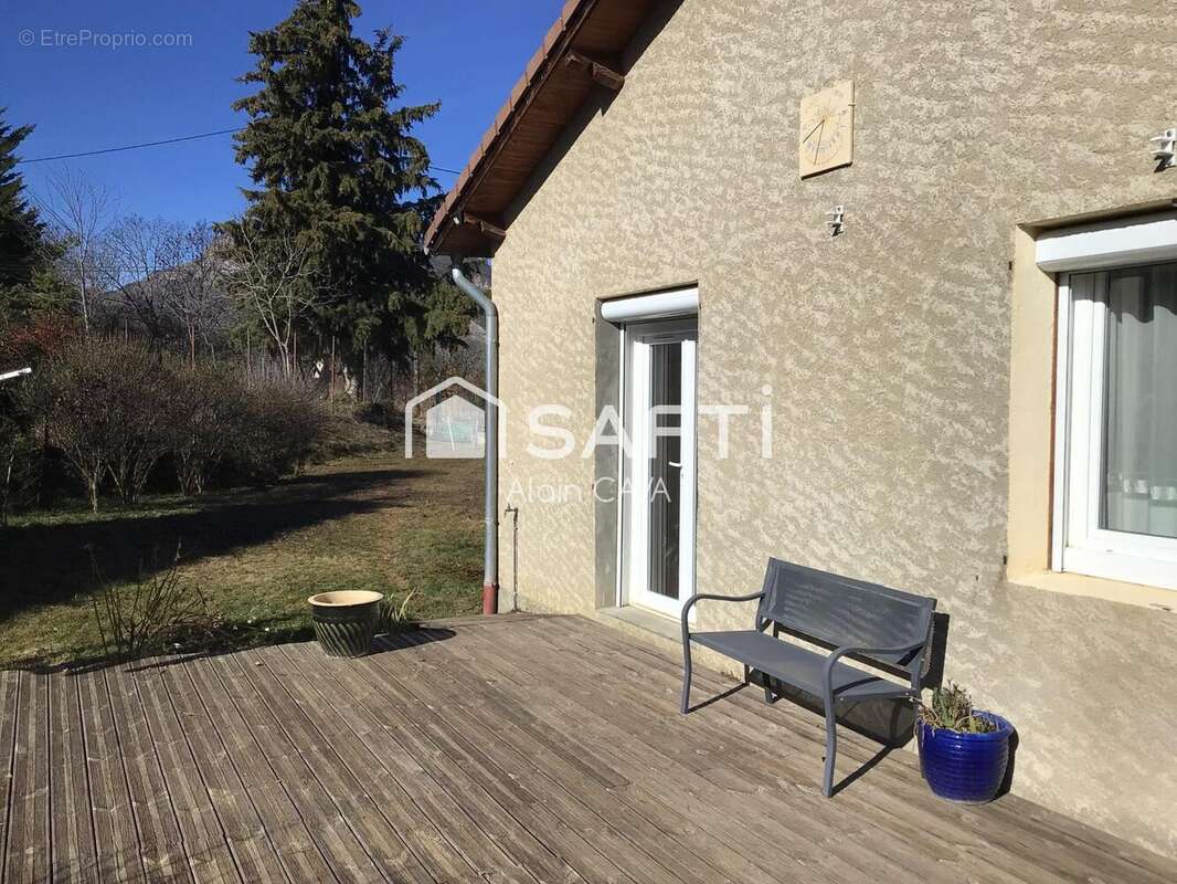 Maison 150 m² à Bellaffaire  - photo 4
