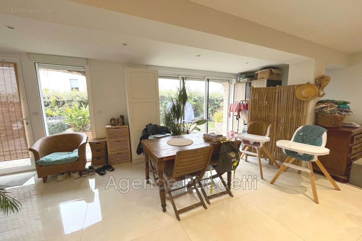 Appartement à VENCE