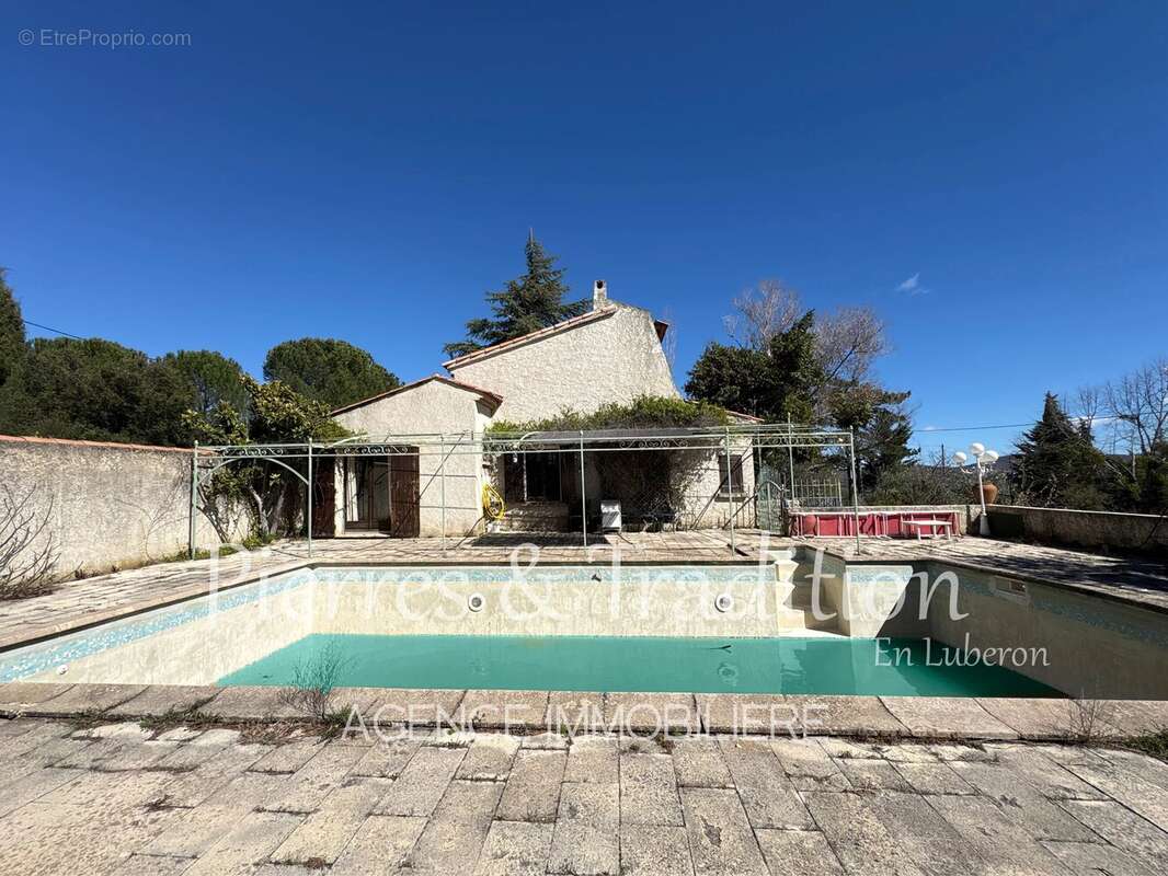 Exclusivité ! Maison avec terrain attenant et piscine dans quartier calme de Reillanne - photo 2