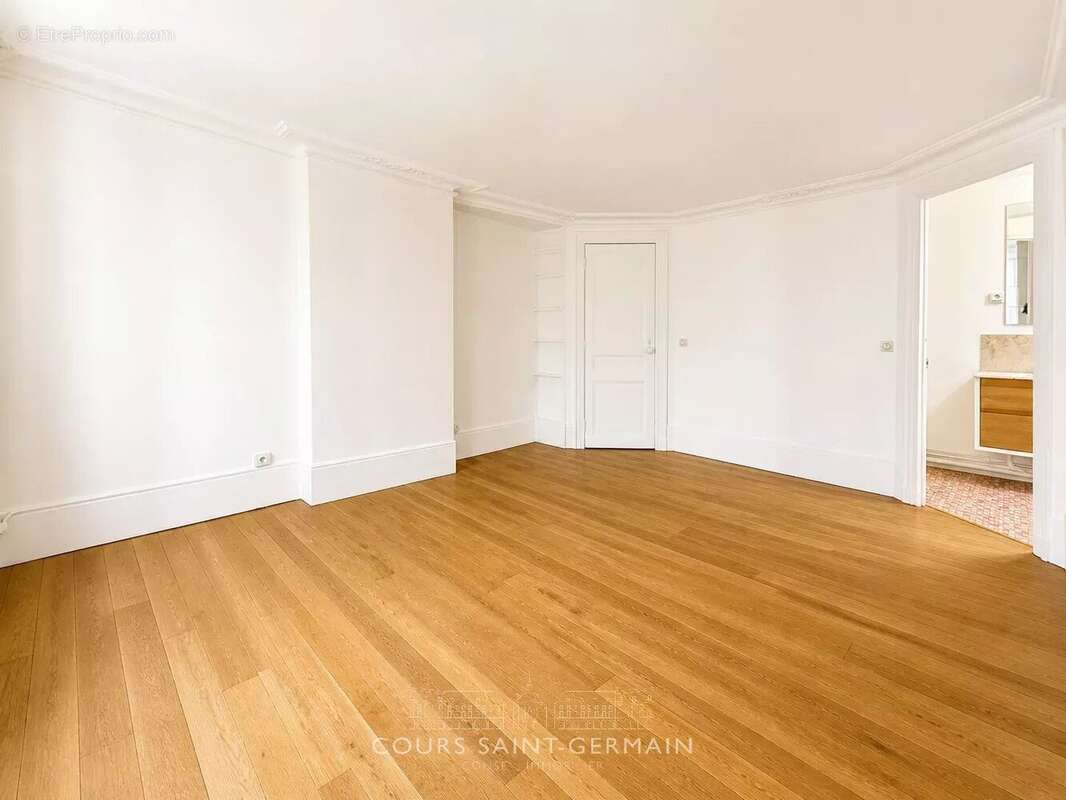 Appartement à PARIS-3E
