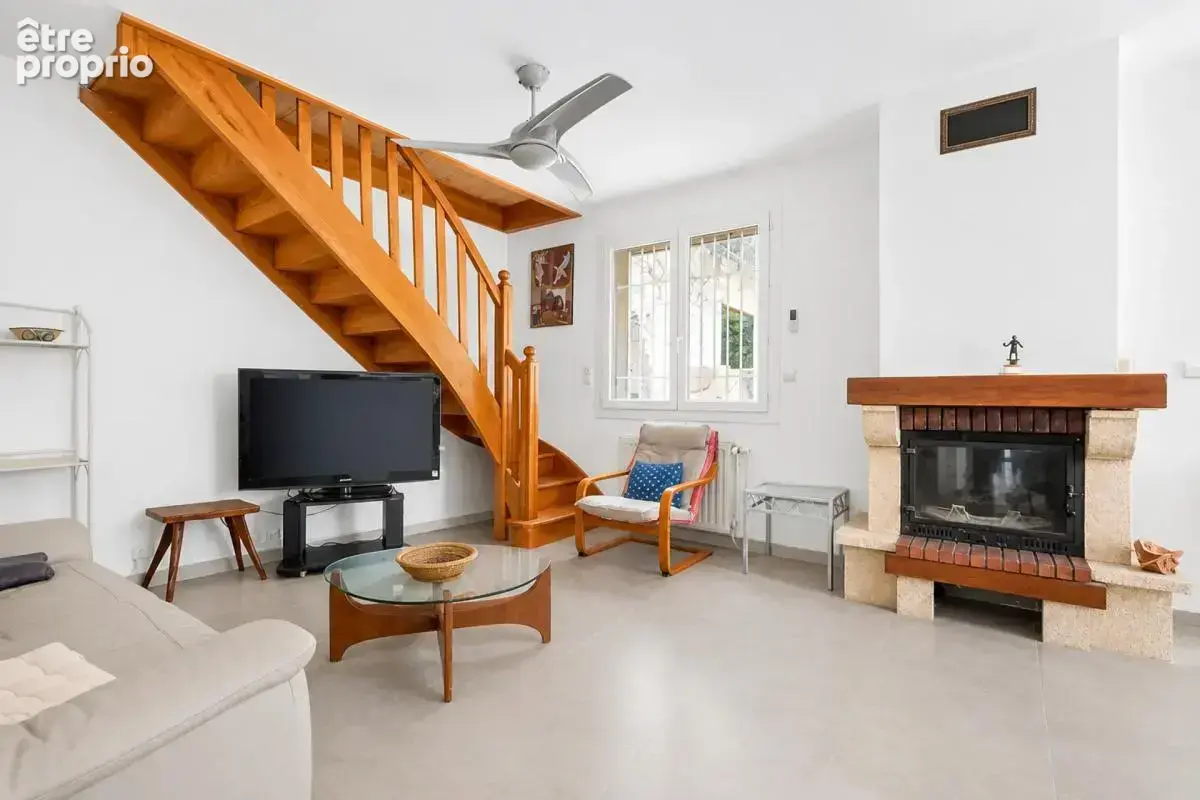 Maison de 7 pièces de 200 m² à Châteauneuf-de-Gadagne - photo 6
