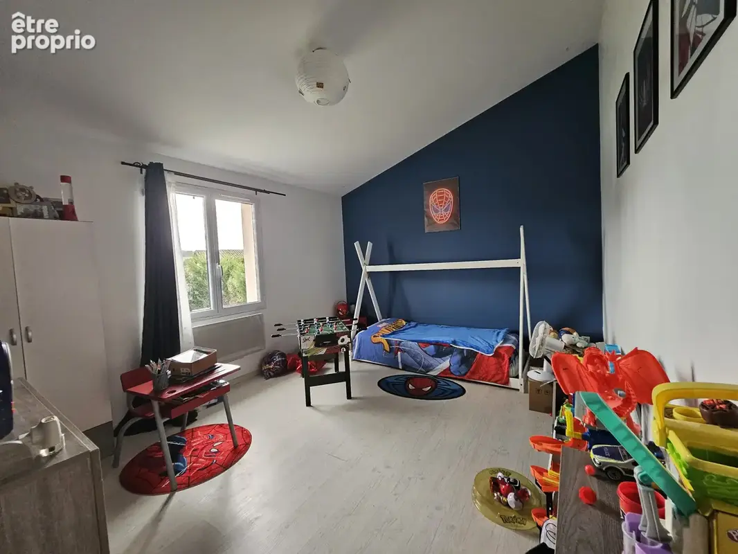 Plain pied familial surmonté d'une tour - photo 11