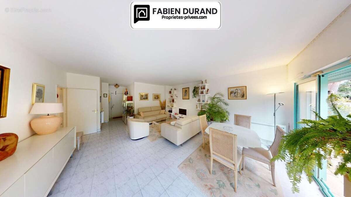 Appartement à MANDELIEU-LA-NAPOULE