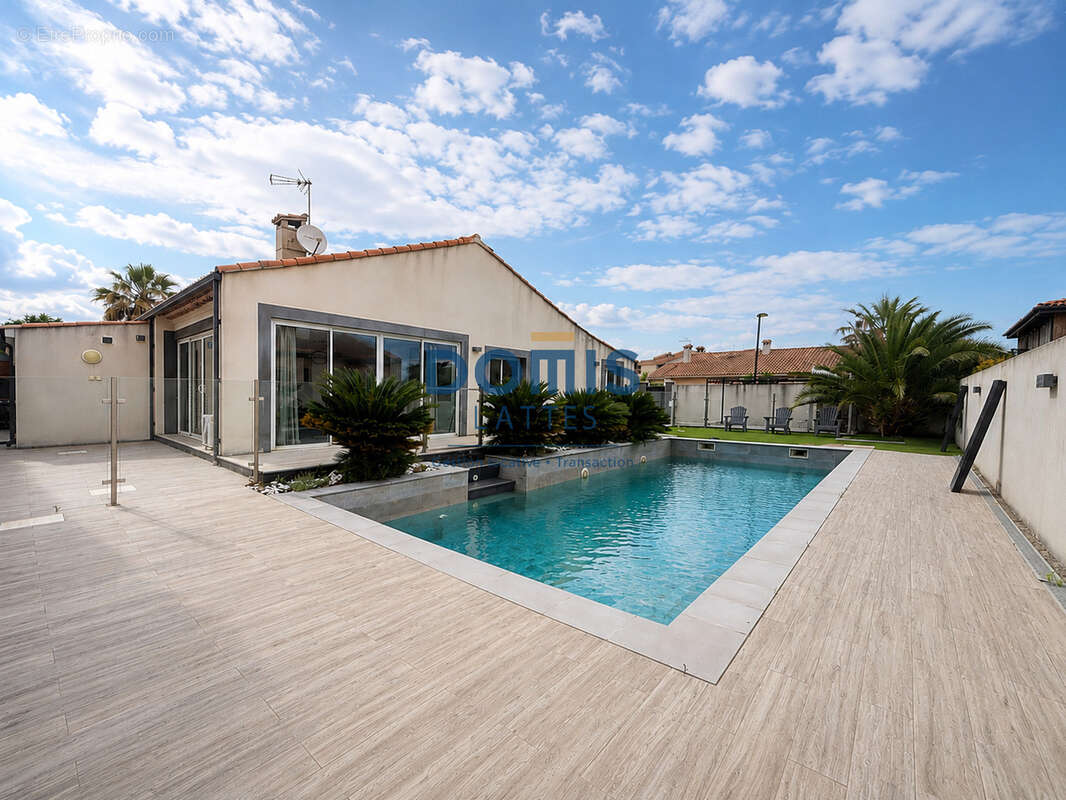 Maison à MAUGUIO