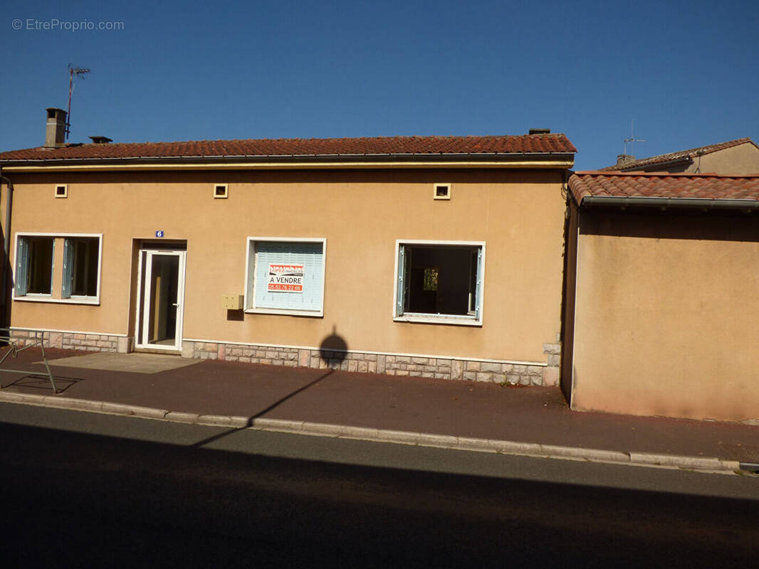 Maison à LABRUGUIERE