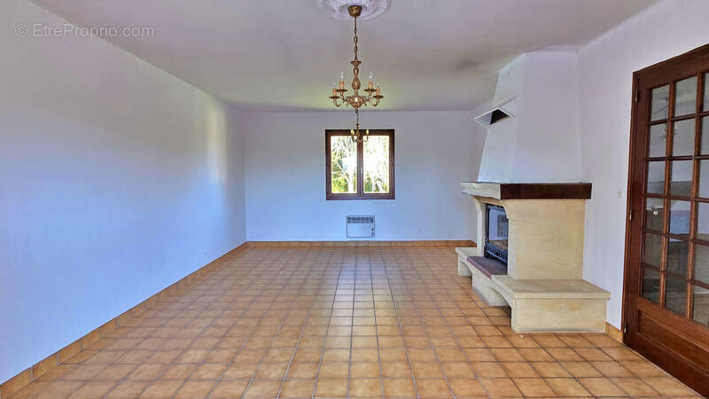 Maison à ORADOUR-SUR-GLANE