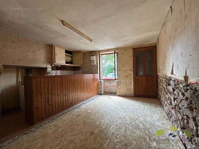 Maison à SAUVIAT-SUR-VIGE