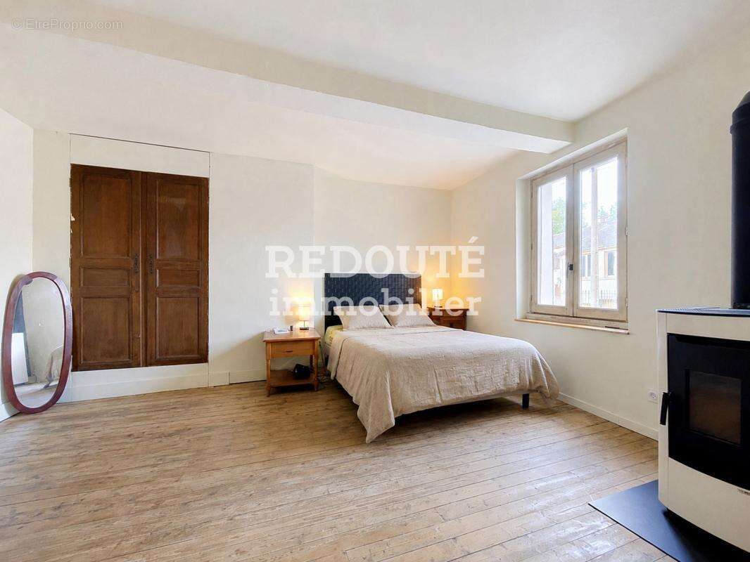 Rethel - à vendre - maison avec cour et dépendances - photo 8