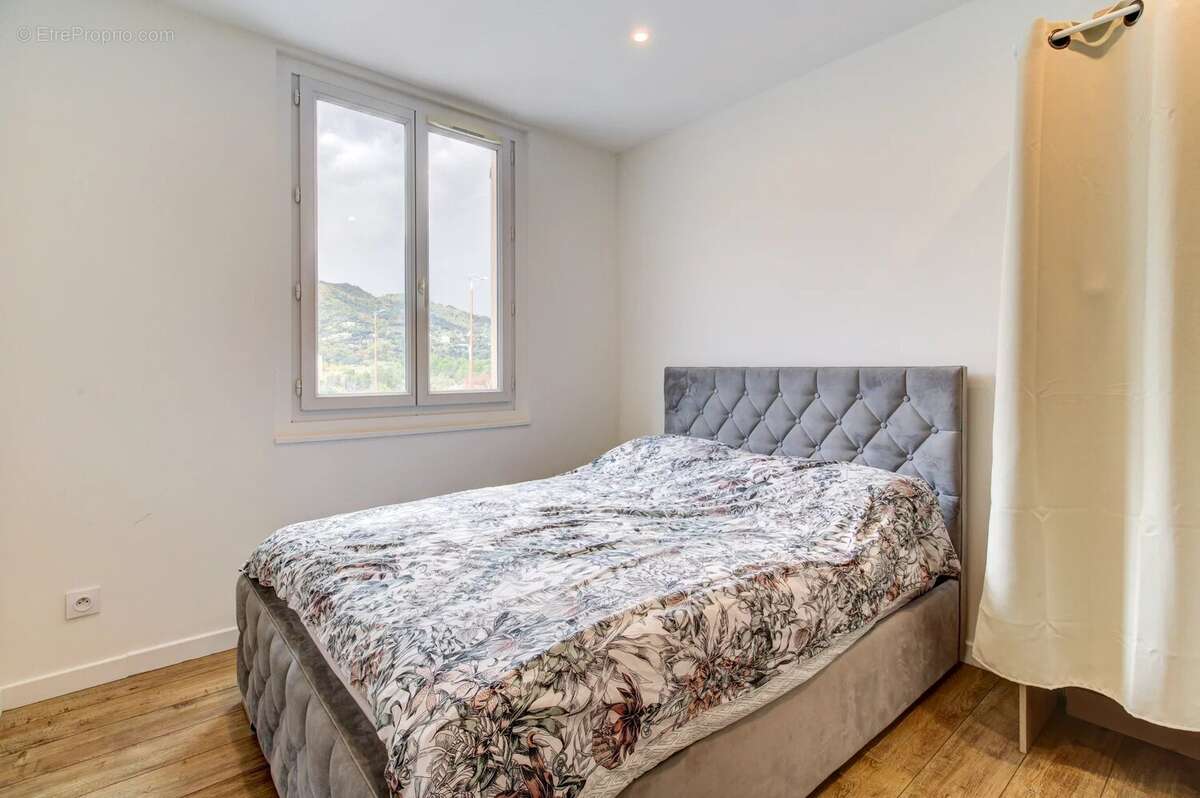 Appartement à SAINT-MARTIN-DU-VAR