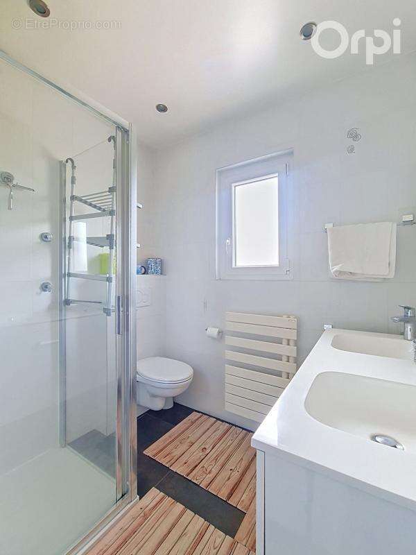 Maison à CRANVES-SALES