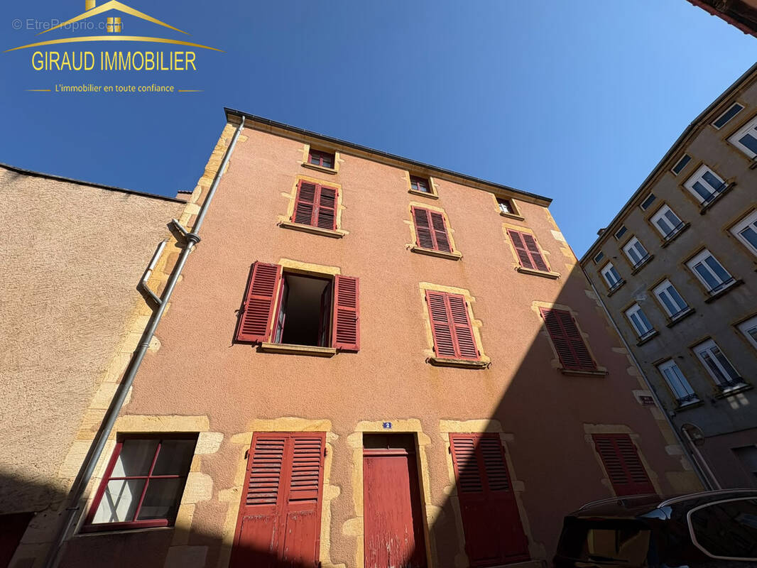 Appartement à CHARLIEU