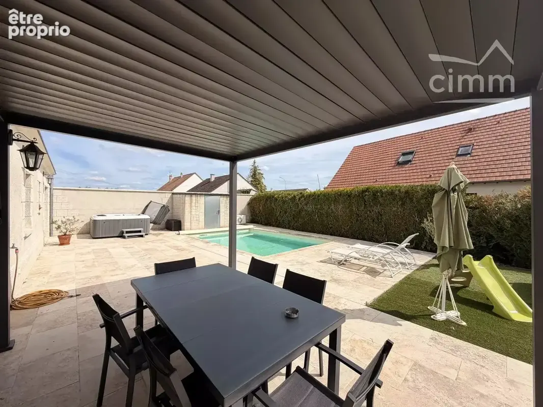 Maison contemporaine de plain-pied avec 4 chambres et piscine à Mer - photo 12