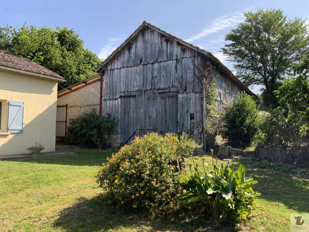 Maison à LIORAC-SUR-LOUYRE