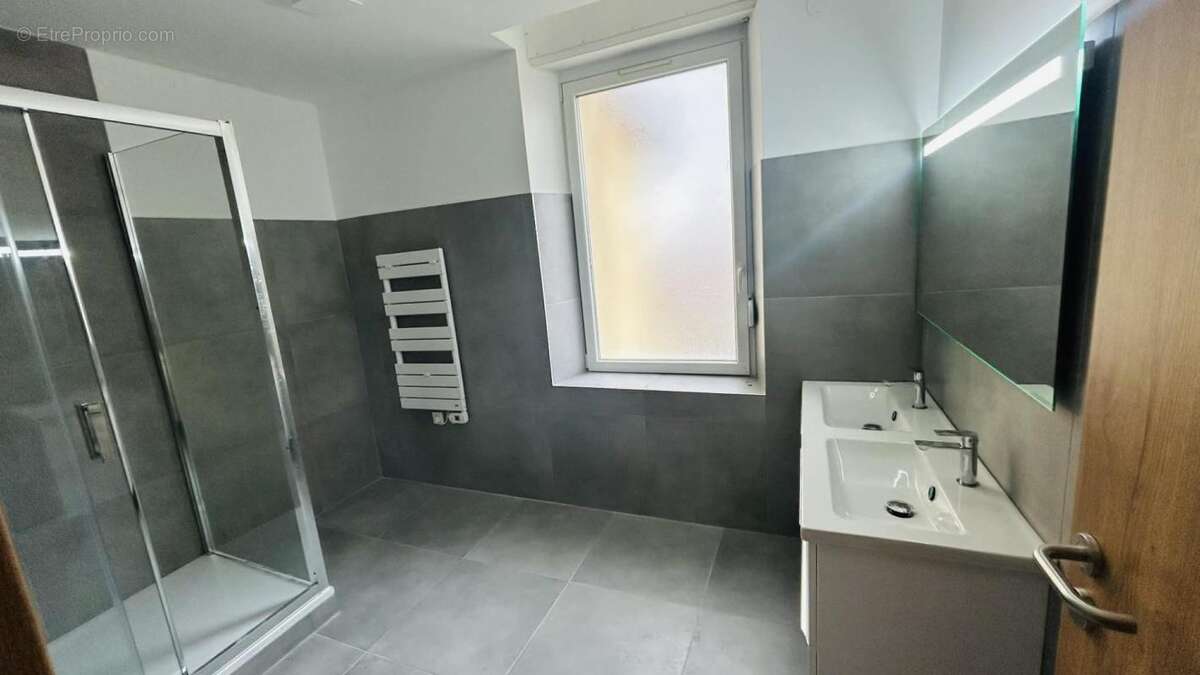 Appartement à LEXY