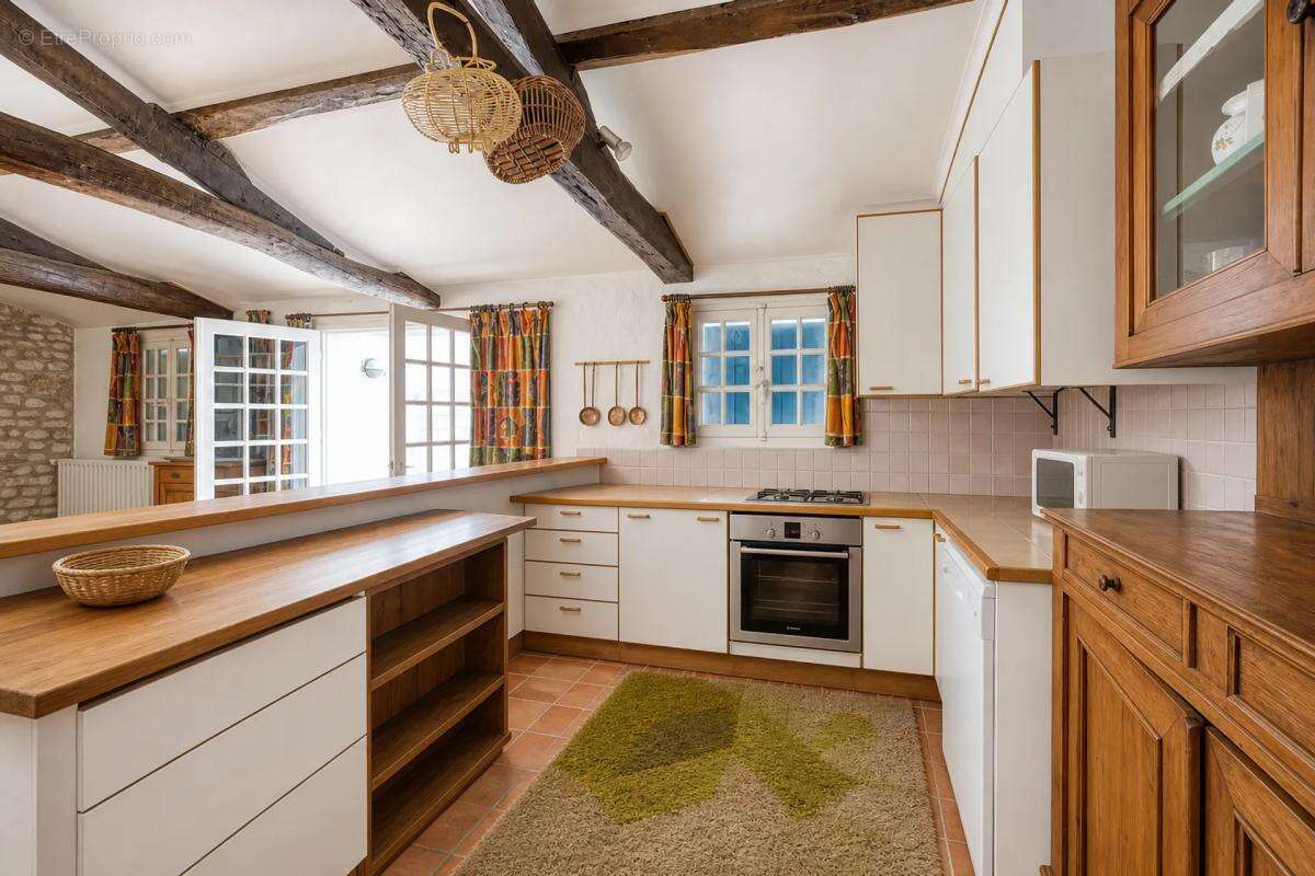 Authentique maison charentaise de 180 m² habitables avec piscine - photo 7