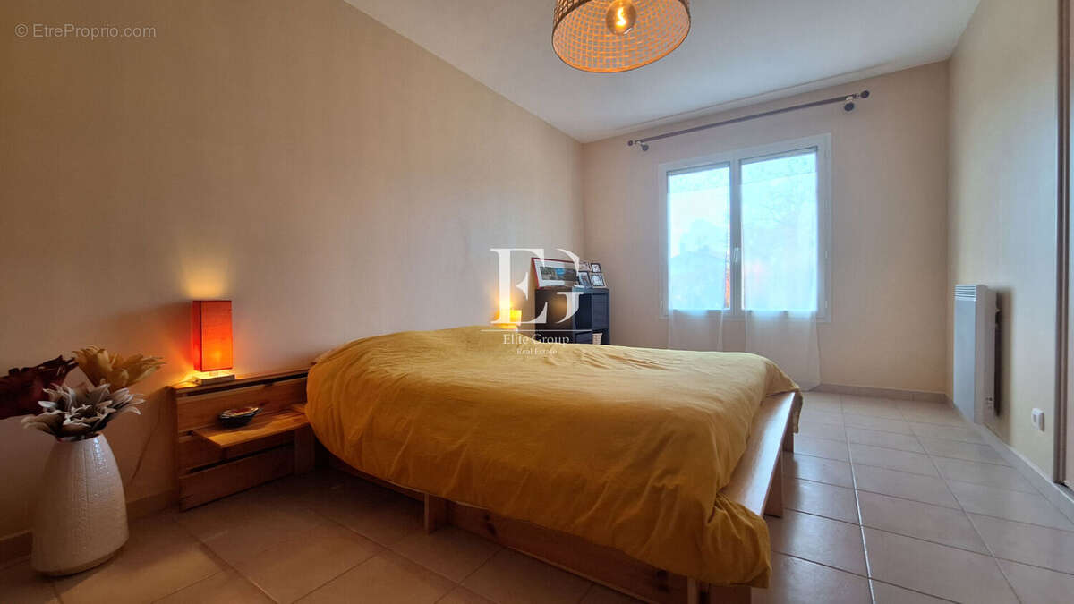 Maison à SAINT-MEME-LES-CARRIERES