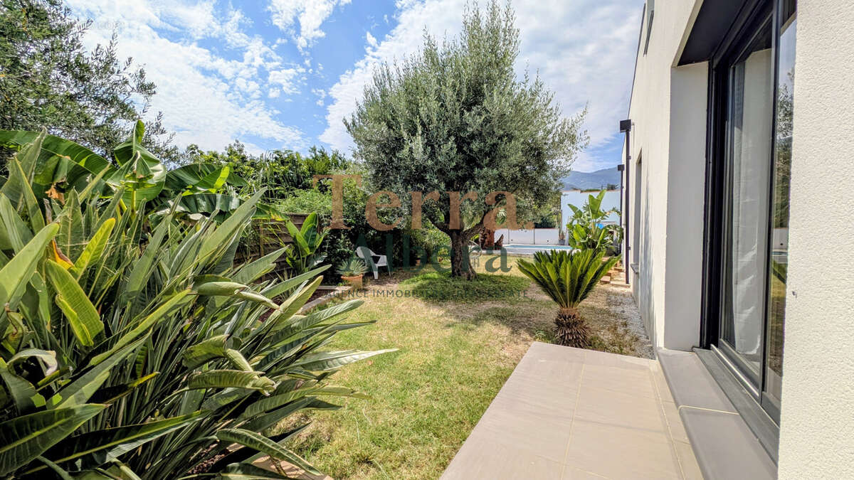 Maison à LAROQUE-DES-ALBERES
