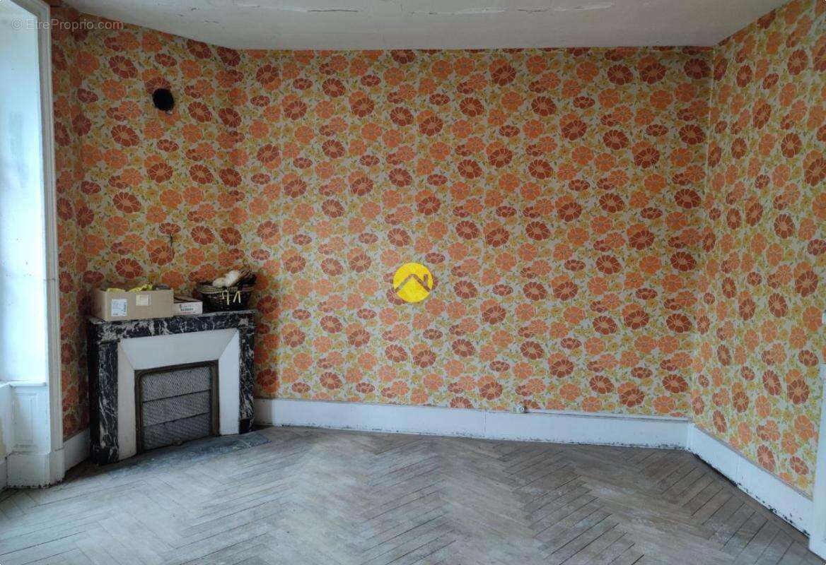 Maison à LA GUERCHE-SUR-L&#039;AUBOIS