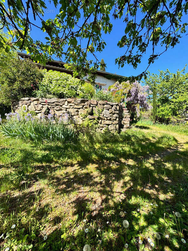 Maison à VAUGNERAY