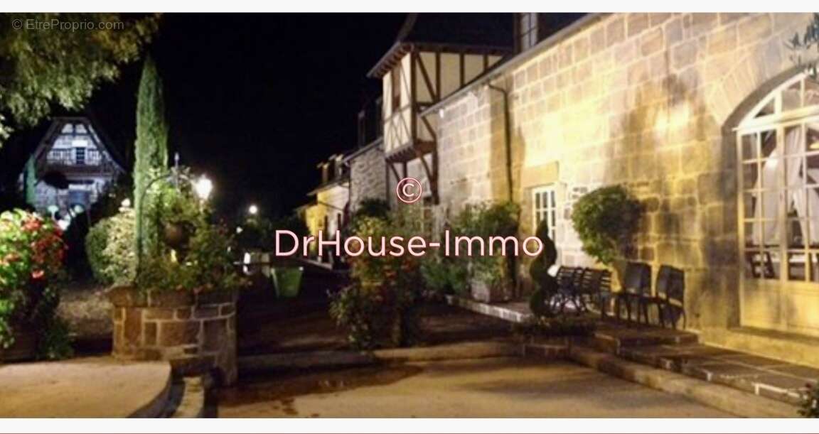 Commerce à SAINT-PANTALEON-DE-LARCHE