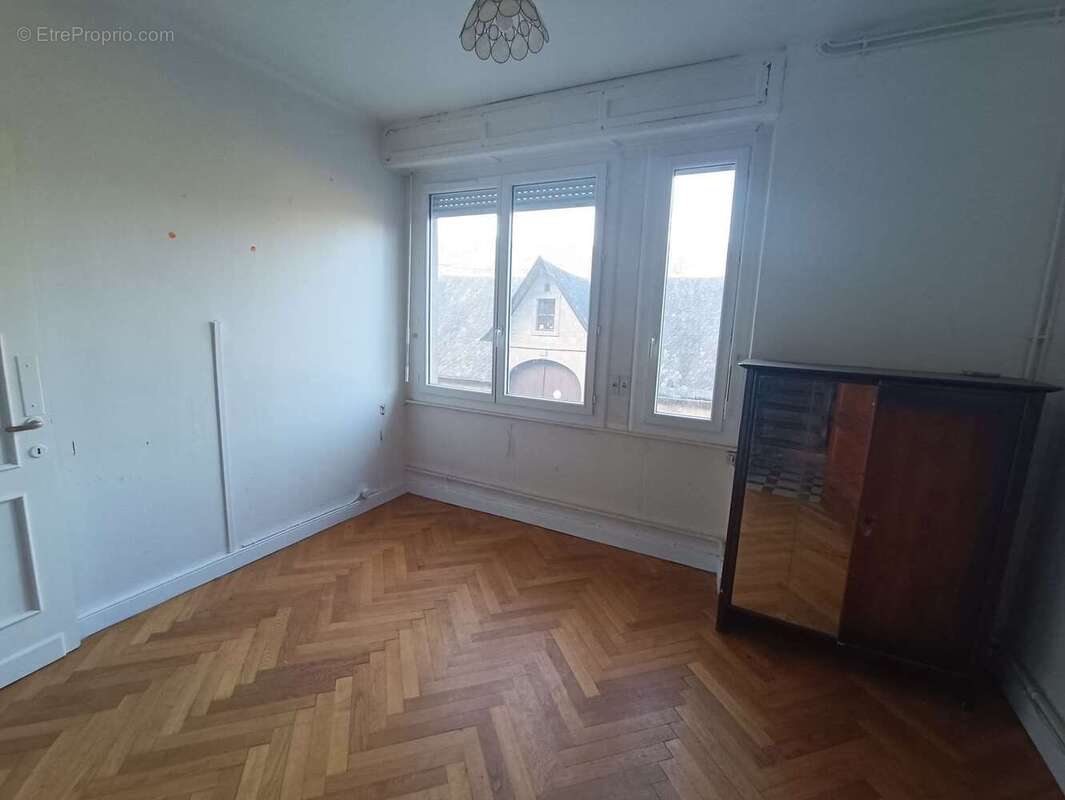 Maison 257 m² à Forges  - photo 129