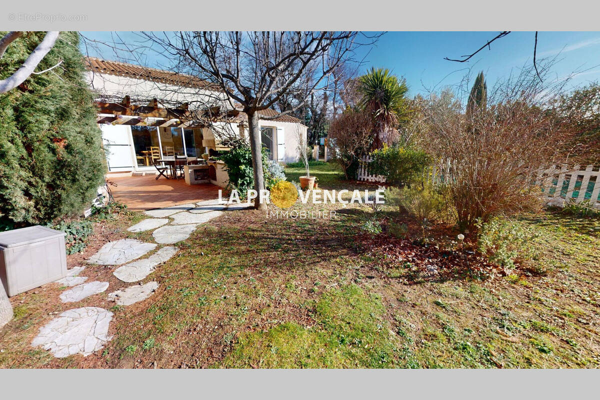 Maison à POURRIERES