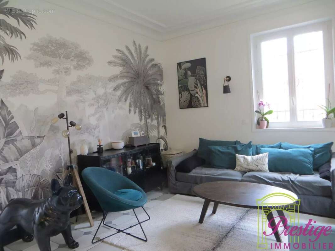 Maison à LE MESNIL-LE-ROI