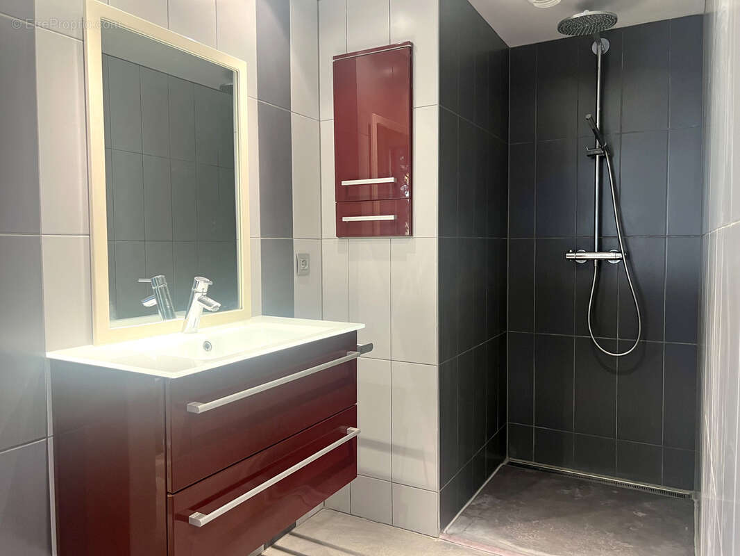 Maison à COLLONGES-SOUS-SALEVE