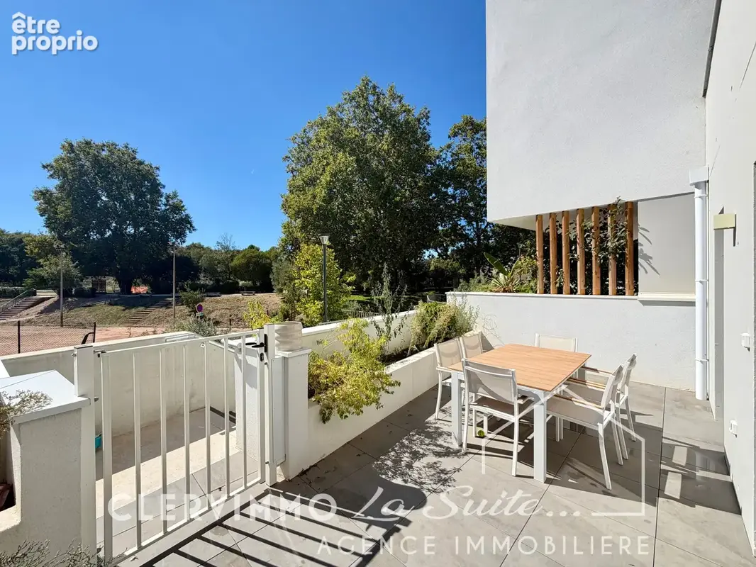 Appartement t2 avec terrasse et place de parking les accates - photo 6