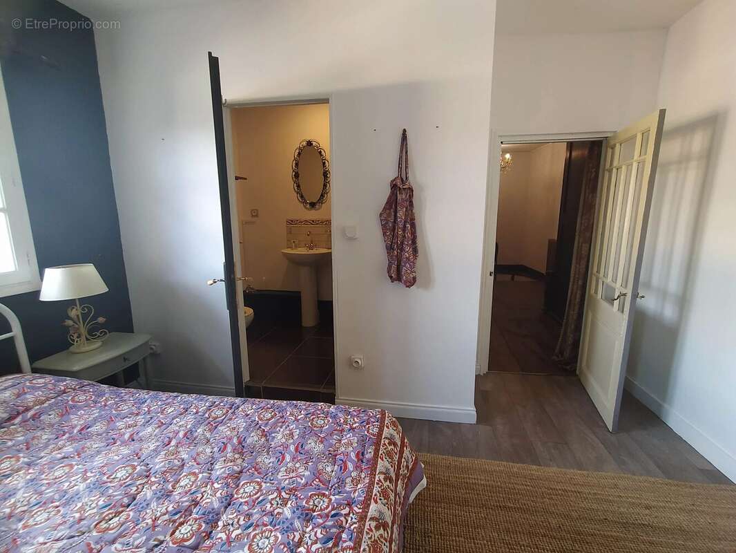 Maison à SALLES-LAVALETTE