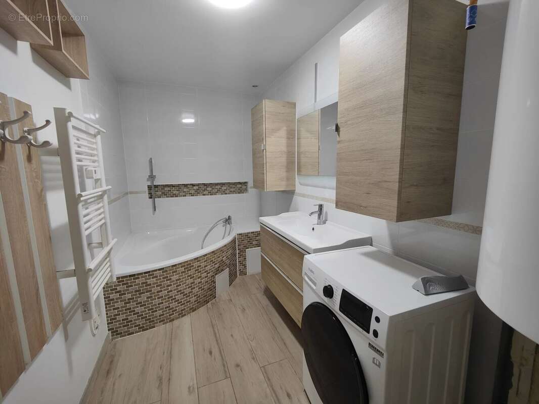 Maison à Clonas-sur-Varèze - photo 8