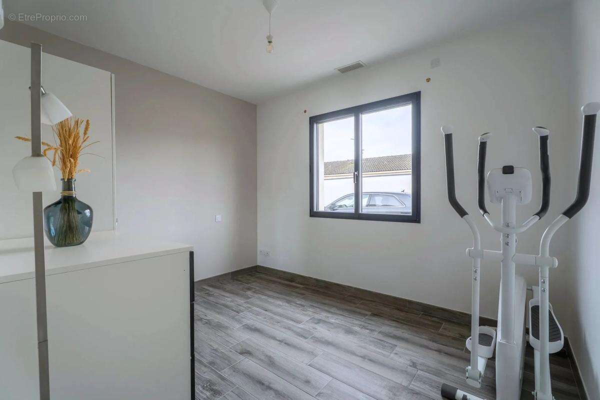 Maison à BLANQUEFORT