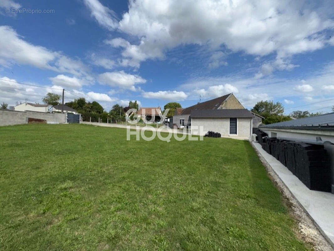 Maison à LE MEIX-SAINT-EPOING