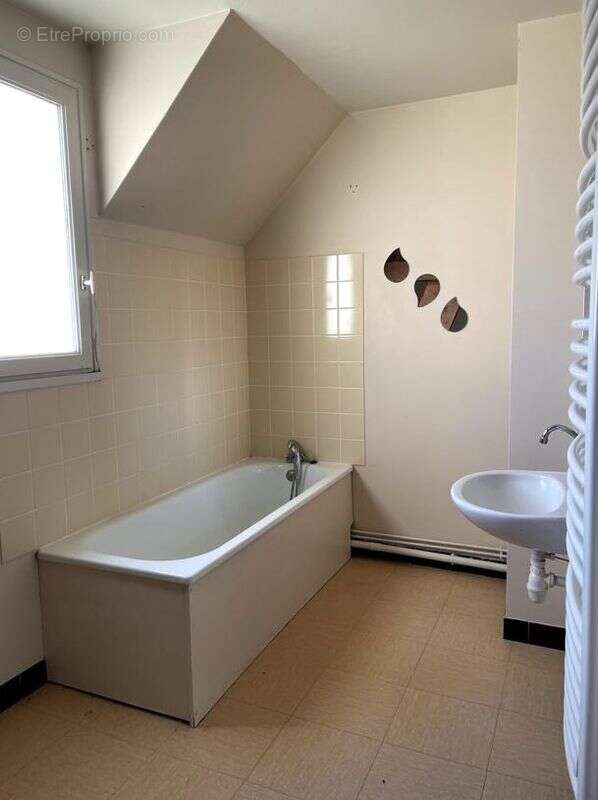 Chinon La Roche Faucon - Appartement T4 - photo 7