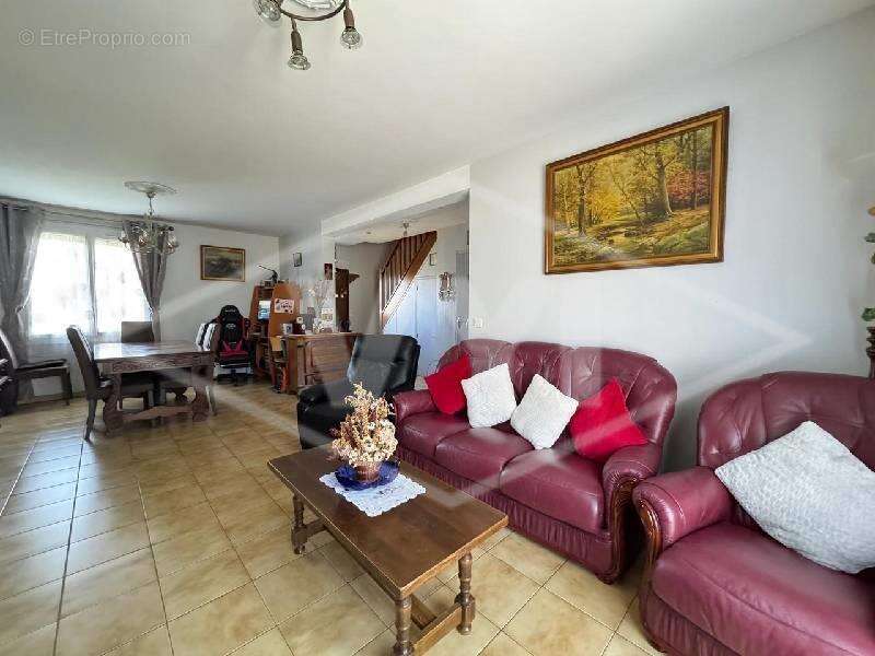 Maison à COMBS-LA-VILLE