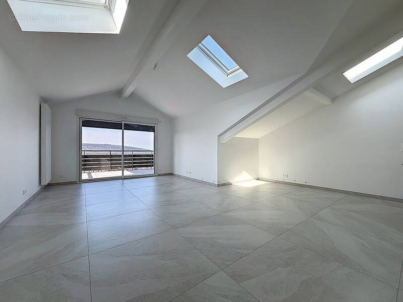 Appartement à BRENTHONNE