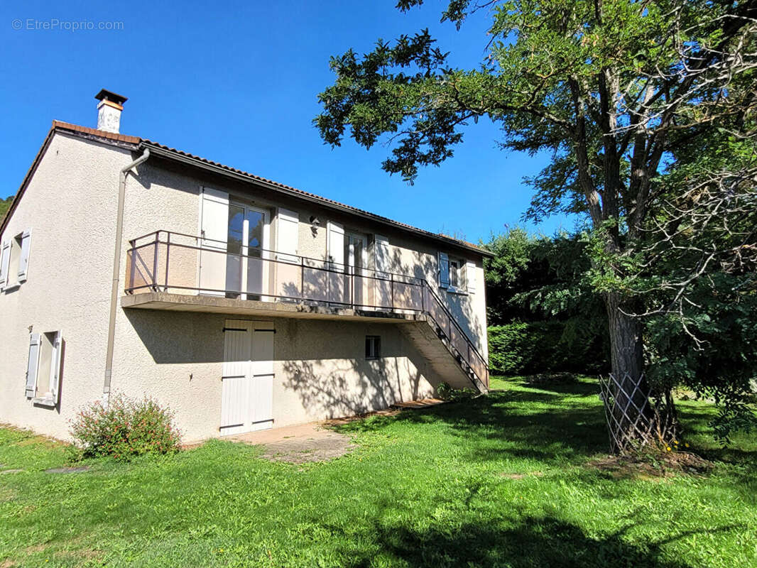 Maison à BRIVES-CHARENSAC