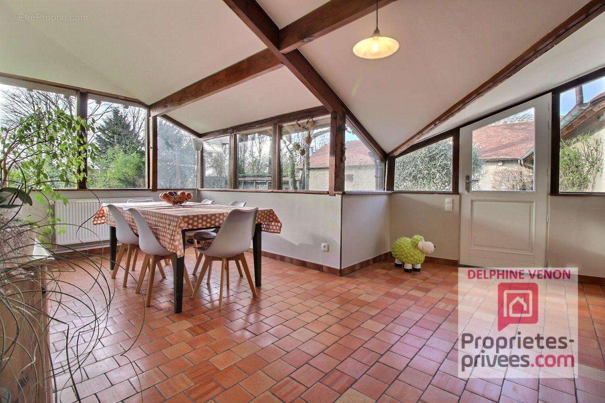 Exclusivité - Longère rénovée à 2 pas du futur lycée sur un terrain de 1100 m² à  Chateauneuf Sur Loire - photo 5