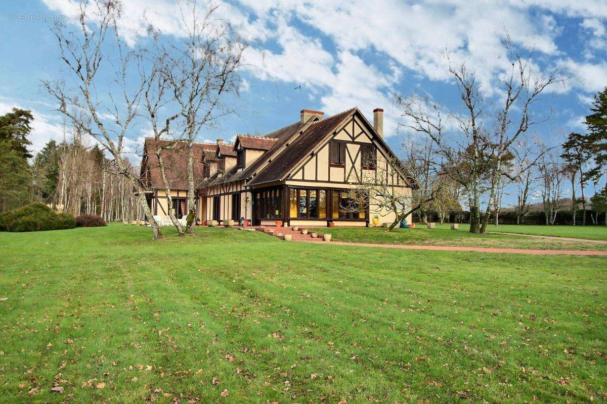 Maison à AUTRY-LE-CHATEL
