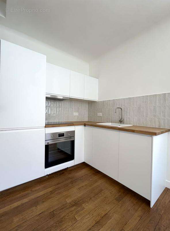 Appartement T3, 74,08 m², Paris 18 - photo 2