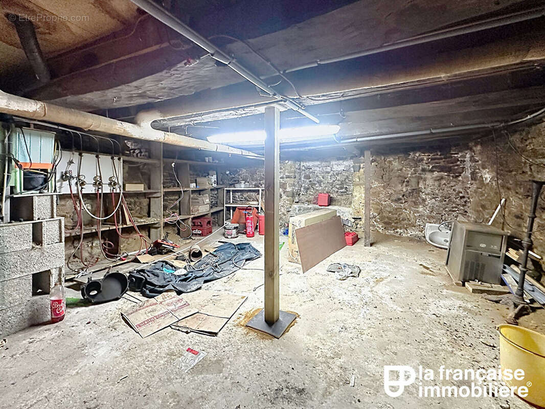 Maison a rénover - cave - grenier - garages - photo 9